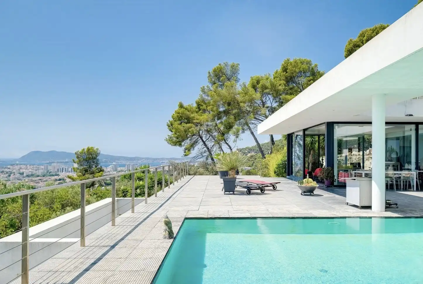 Luxueuse Villa d'Architecte de 350 m² sur la Rade de Toulon