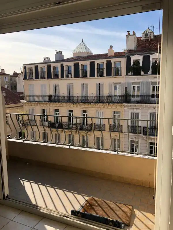 T3 5ᵉ étage avec large balcon avenue Vauban + cave